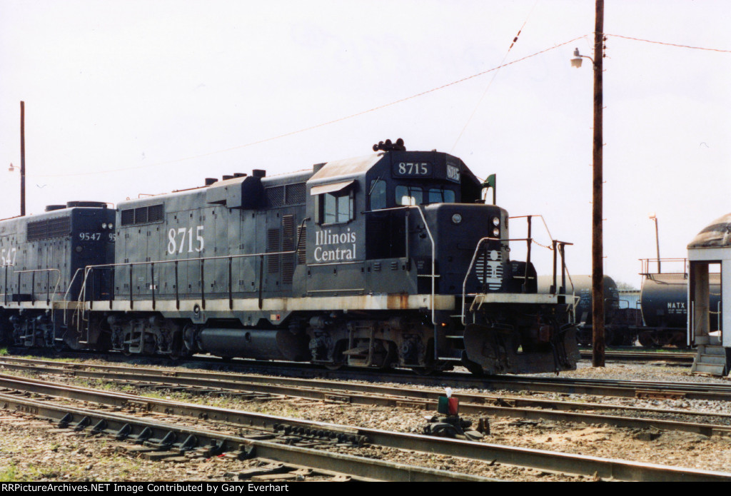 IC GP11 #8715 - Illinois Central